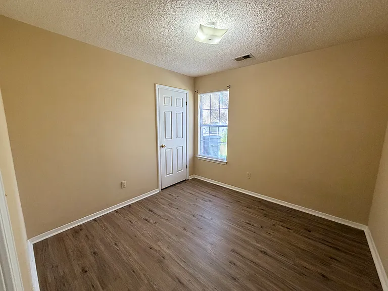 2595 Reese Point Dr — Photo 5