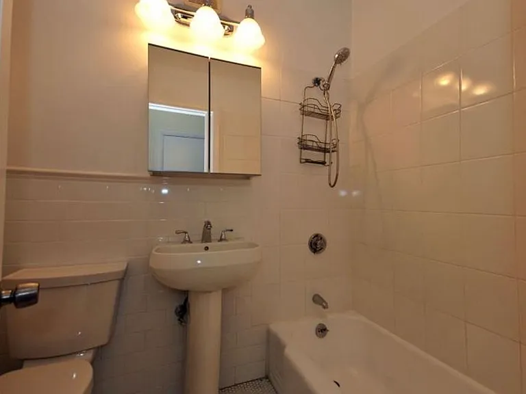 849 Beacon St #5B — Photo 3