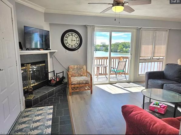 205 Lake Dr #205