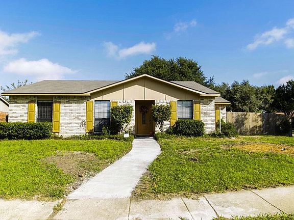 3rd image of 201 Boxwood Dr