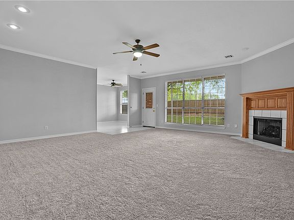 3rd image of 3021 Birch Pl