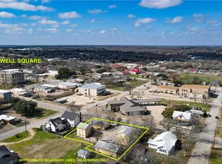 204 E Buck St, Caldwell, TX 77836