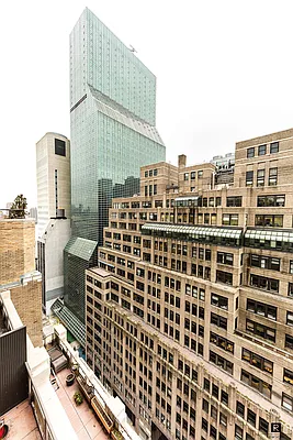 Sold by R New York | media 18