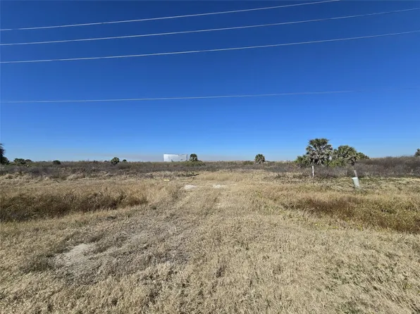 1575 Highway 87, Gilchrist, TX 77617