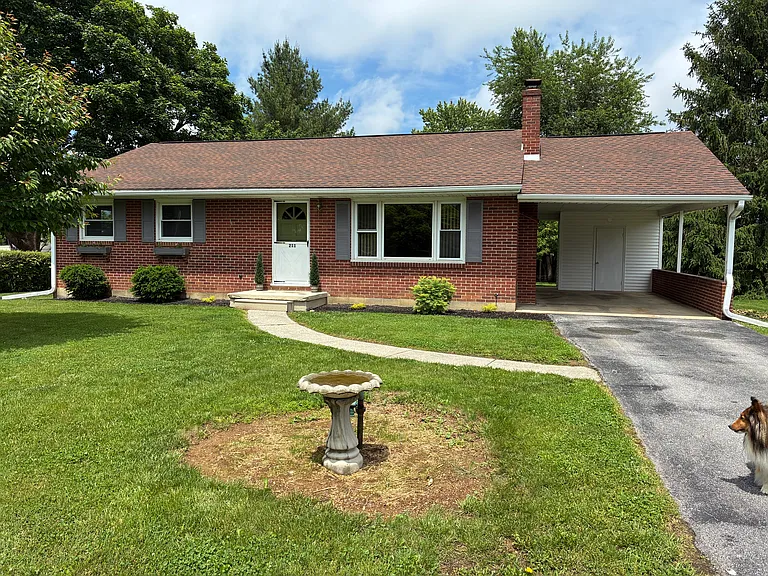 211 Lincoln Dr — Photo 9