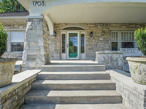 3rd image of 1703 Blair Blvd