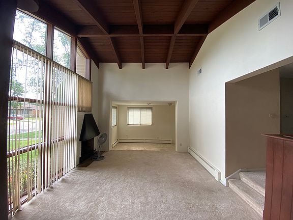 3rd image of 3822 Jarvis Ave