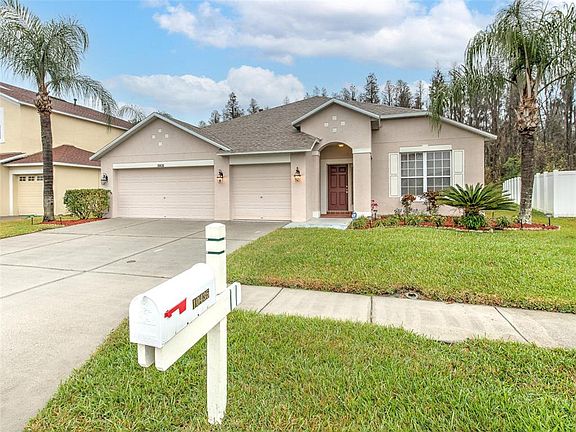 3rd image of 10435 Meadow Spring Dr