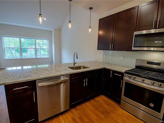 5th image of 260 W Main St #10