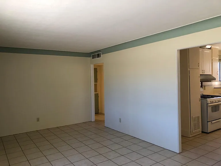 749 N Benton Ave — Photo 4