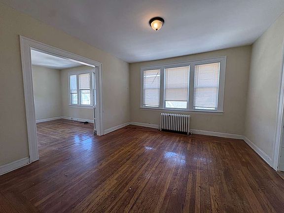 2nd image of 64 Fairfield St #2