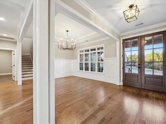 4th image of 582 Kashaya Ln