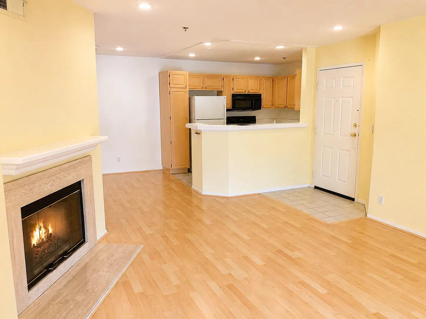 697 Sutton Crest Trl — Photo 4