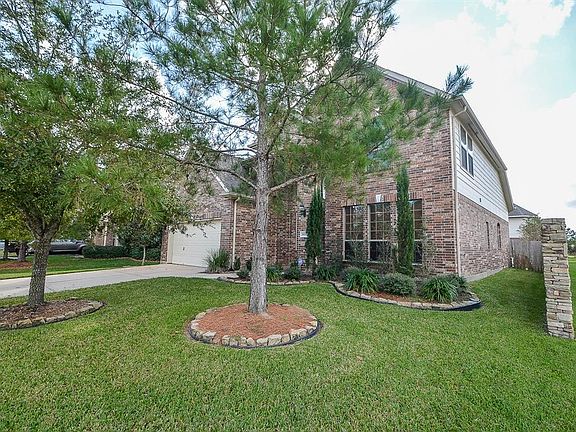 2nd image of 26739 Wolfs Hill Ln