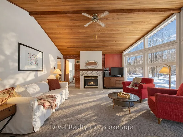 8 Manitou Cres — Photo 10