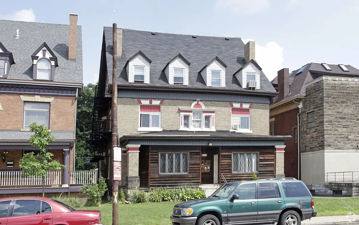 Building Photo - 742 N. Negley Ave