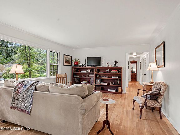 5th image of 16 Brookhill Ln