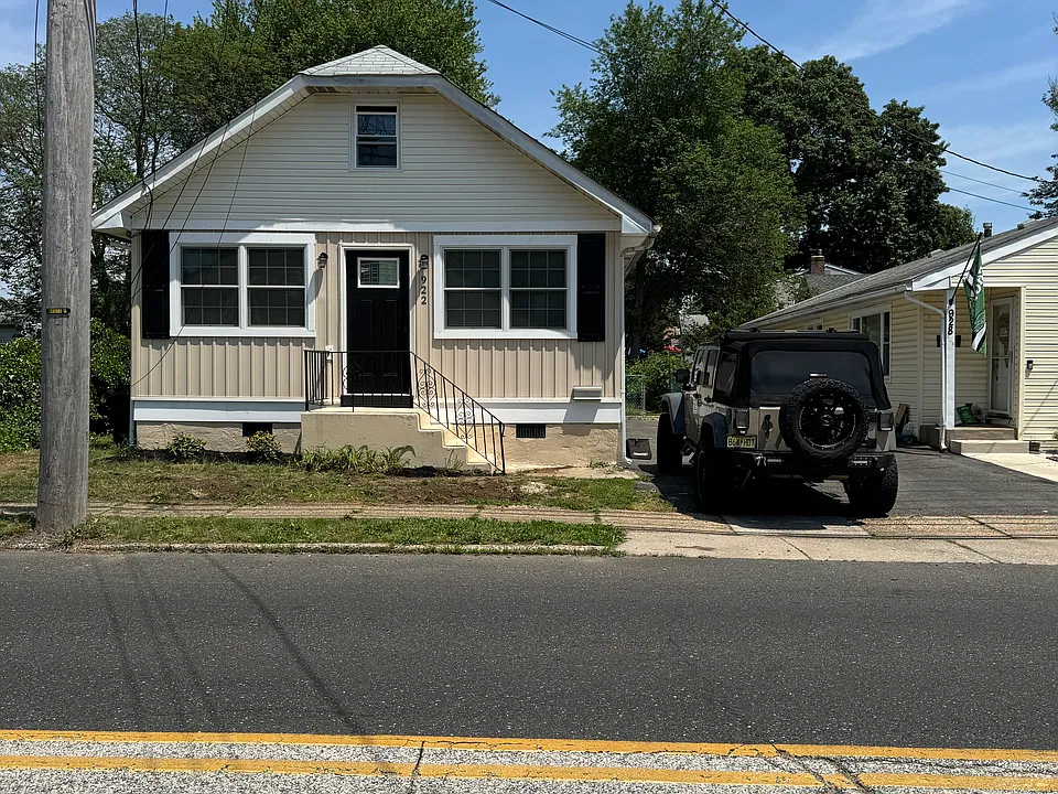 922 Union Ave