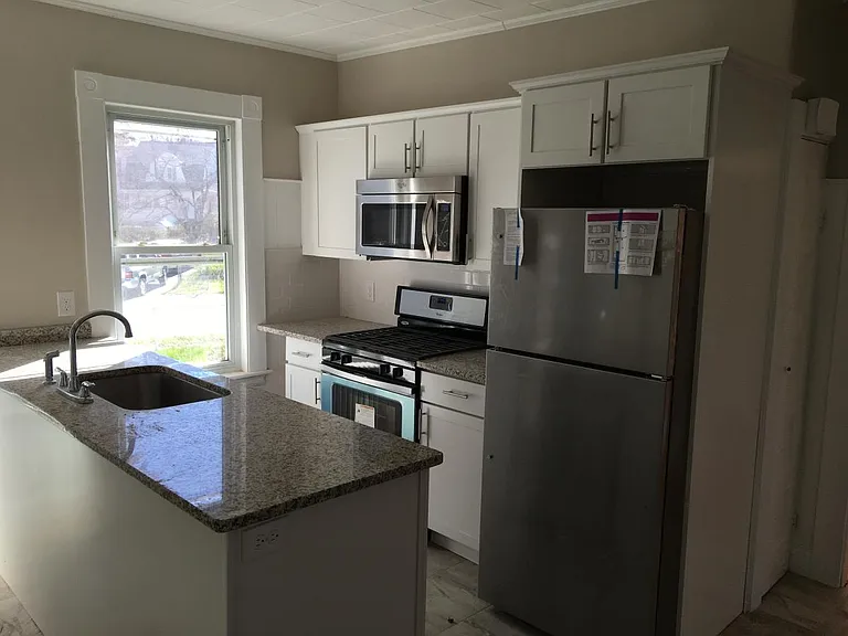 11 Sargent St #2 — Photo 2