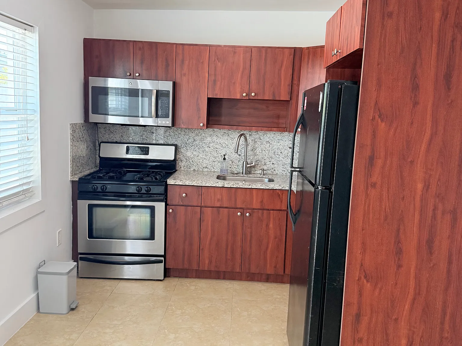1 bed, 780 sqft, $1,950 — Photo 1