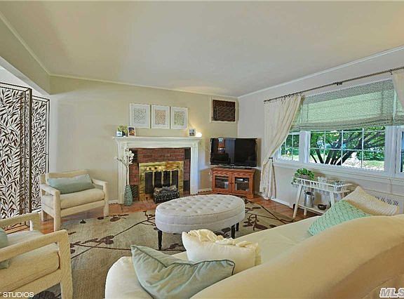 2nd image of 34 Grover Ln