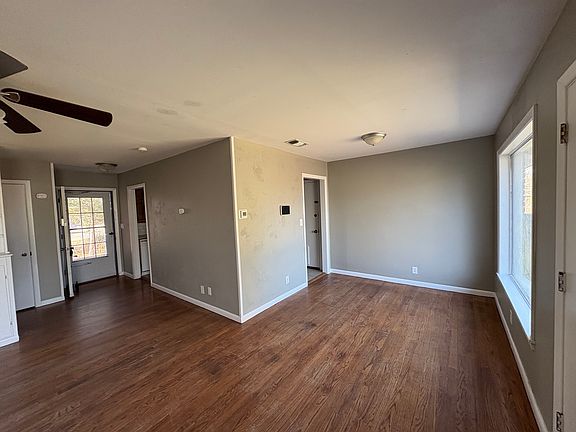 3rd image of 3415 Linda Dr