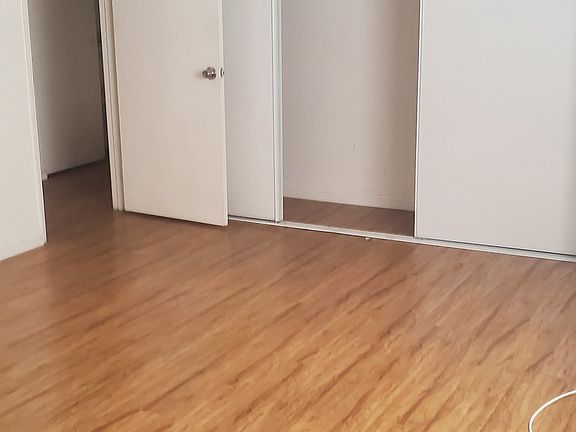 4th image of 9010 Burke St Unit 35