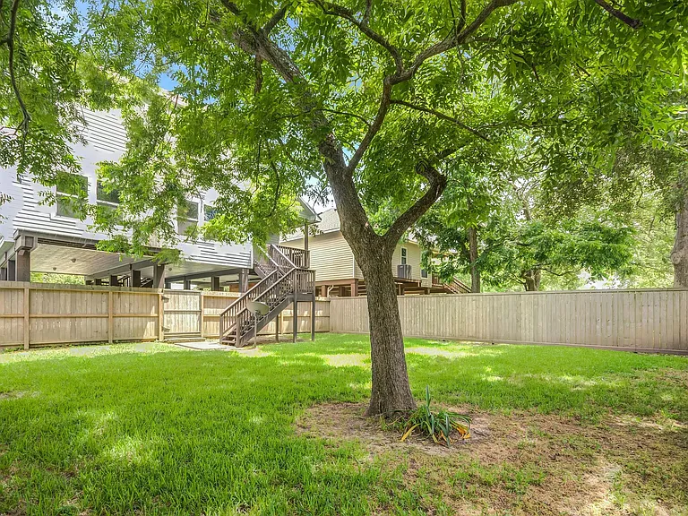 1009 Bryan Ave — Photo 30
