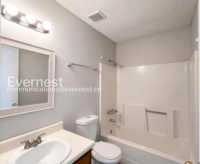 5565 Chapel Hill Dr — Photo 16