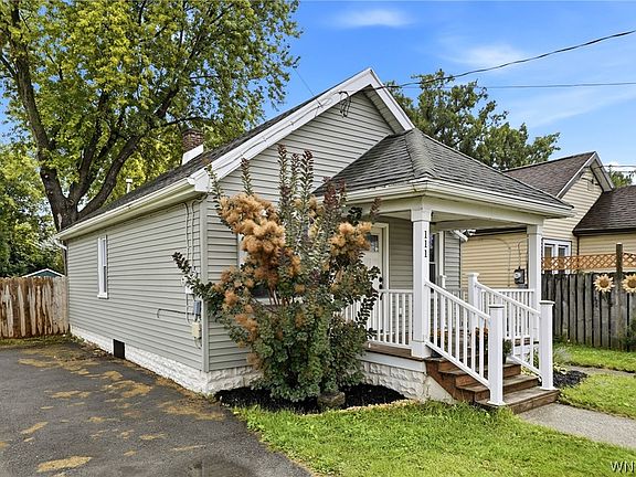 3rd image of 111 Dart St