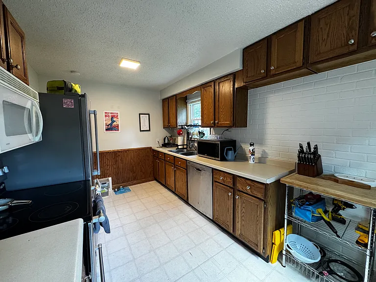 510 Pelham Blvd — Photo 5