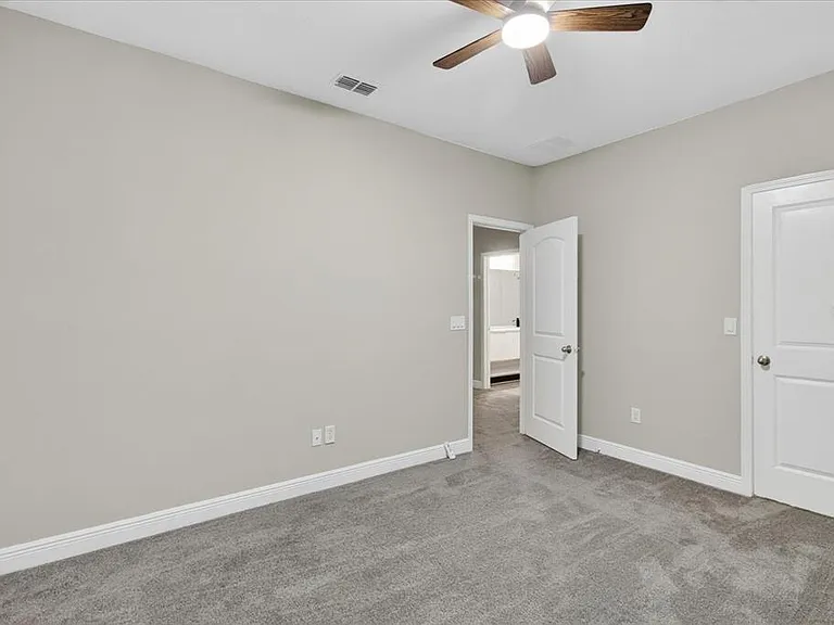 1389 Heritage Landings Dr — Photo 64