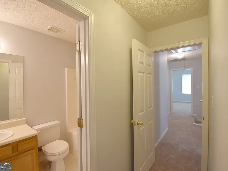 147 S Fairfield Dr — Photo 24