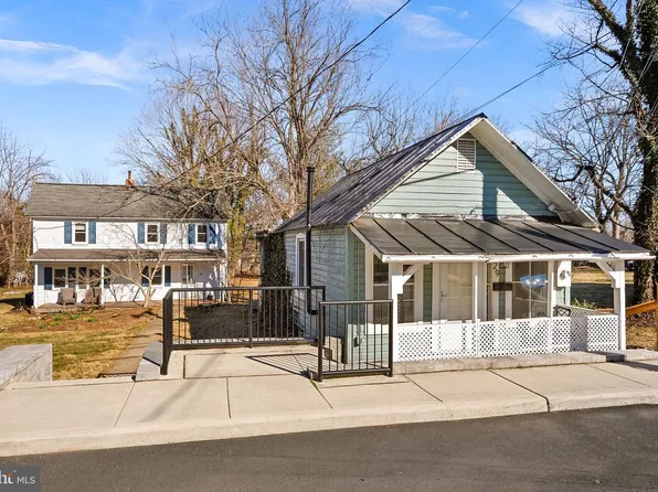 31 Main St, Round Hill, VA 20141