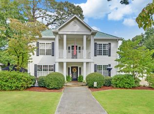 685 E Tugalo St, Toccoa, GA 30577