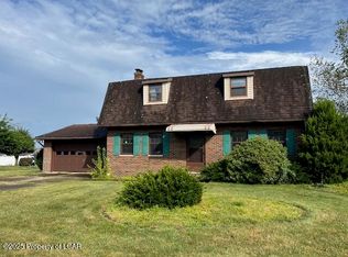 311 E Oriole Dr, Larksville, PA 18704