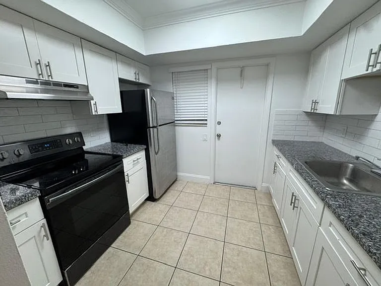 Eden House - 3601 Van Buren St Hollywood, FL 33021 — Photo 14