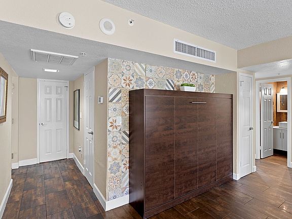 5th image of 470 3rd St S Unit 322