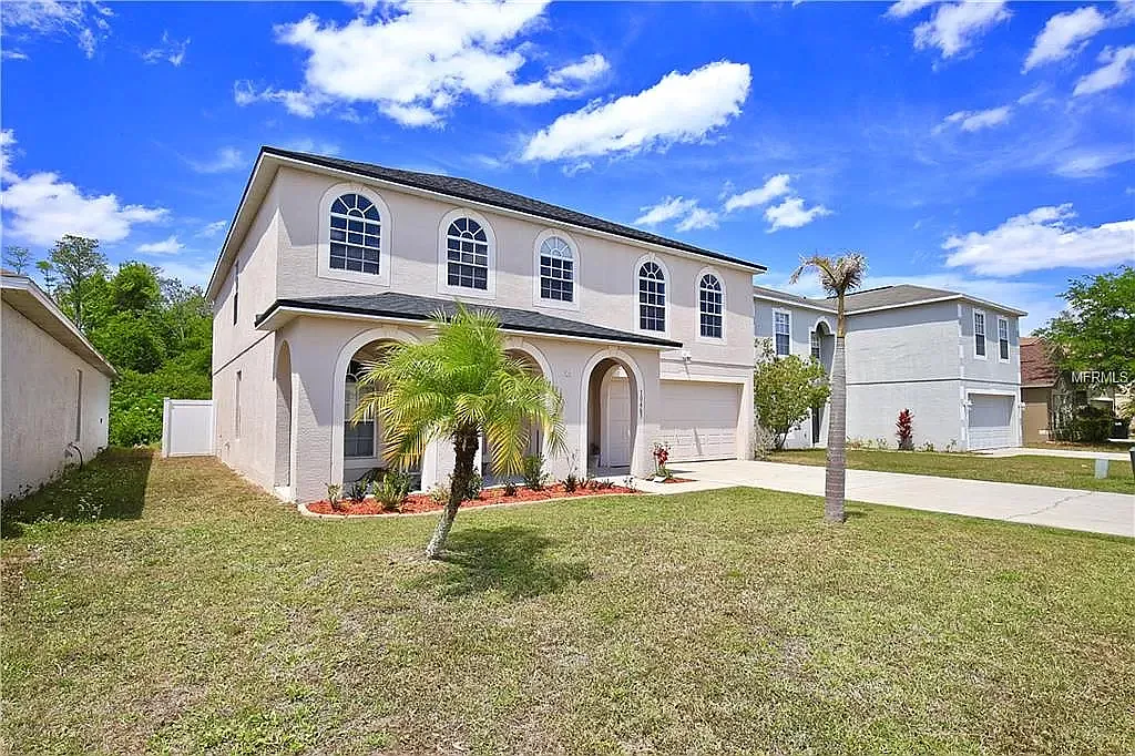 5 bed, 3.5 bath, 3009 sqft, $700 — Photo 1