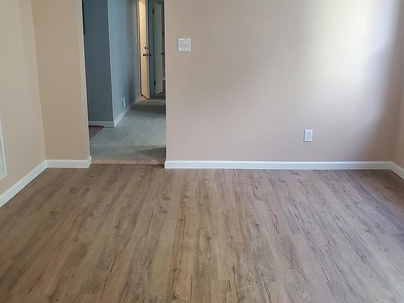 3rd image of 43 Underwood St Floor 1