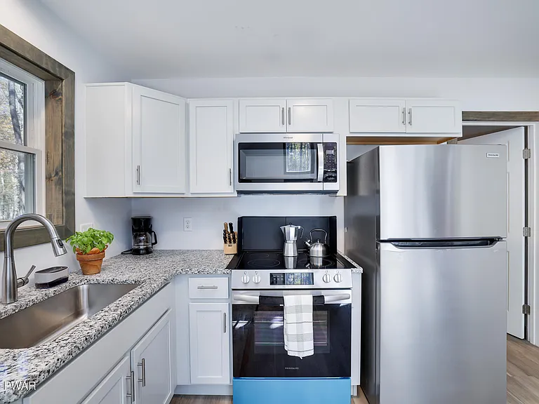 1121 Cobblewood Rd — Photo 6
