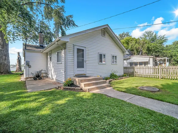 28422 W Park Ave, Wauconda, IL 60084