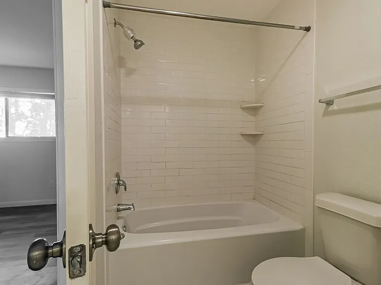 6710 Wentworth Dr — Photo 11