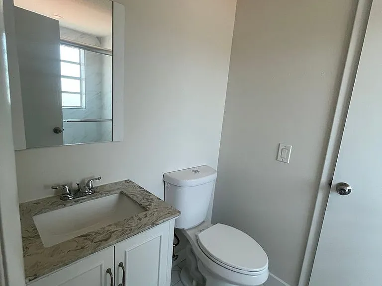 220 SW 17th Ct — Photo 21