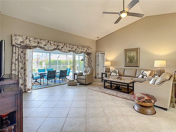 4th image of 1527 Quail Lake Dr