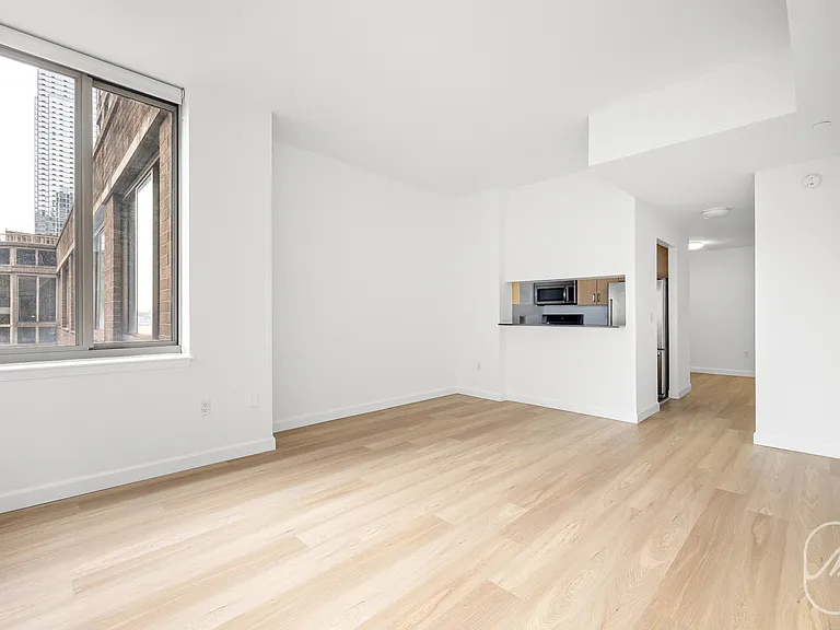 561 10th Ave #4I — Photo 3