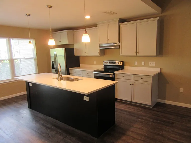 1517 Delaware Ave — Photo 8