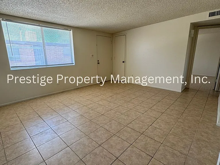 2302-2312 N Ralph Ave — Photo 9