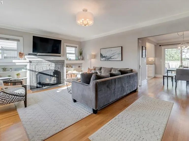 1823 N Ainsworth St — Photo 3