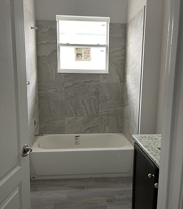 4th image of 242 Villa Luna Ln